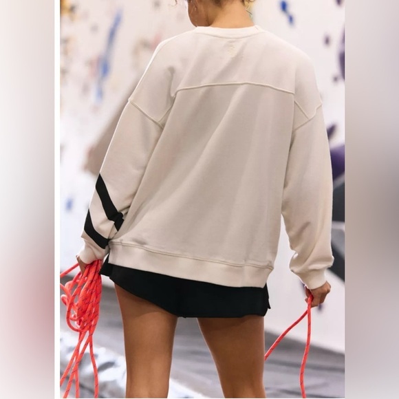 Free People Movement All Star Logo Pullover-Ivory/black size Medium NWT - Picture 2 of 12